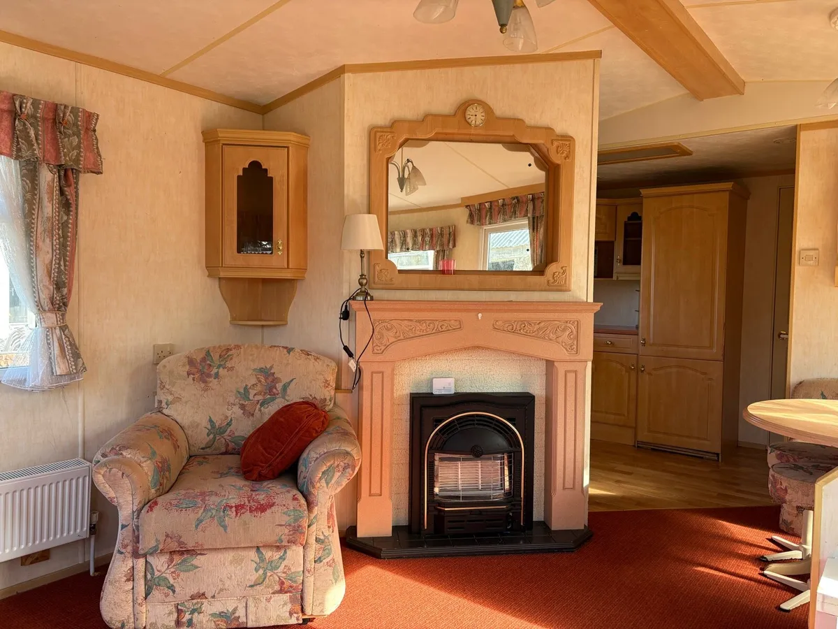Mobile home with Oil Central heating - Image 4