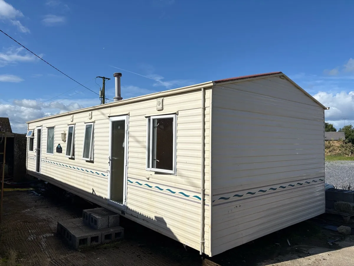 Mobile home with Oil Central heating - Image 1