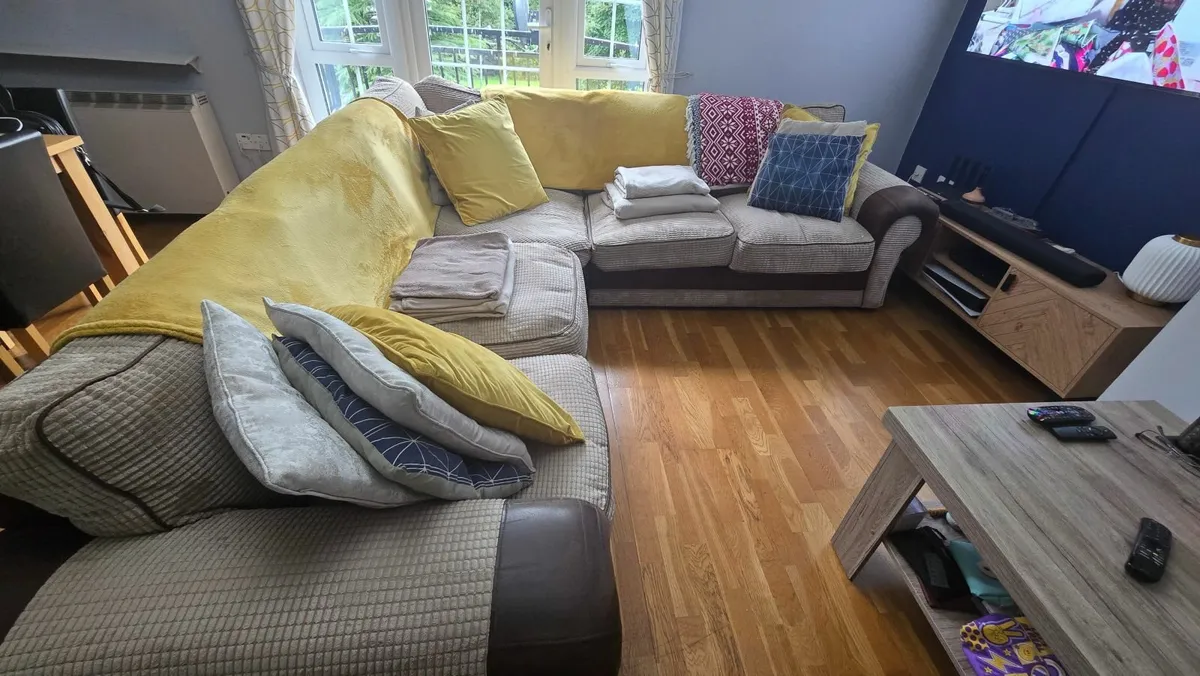Sofa - Image 4