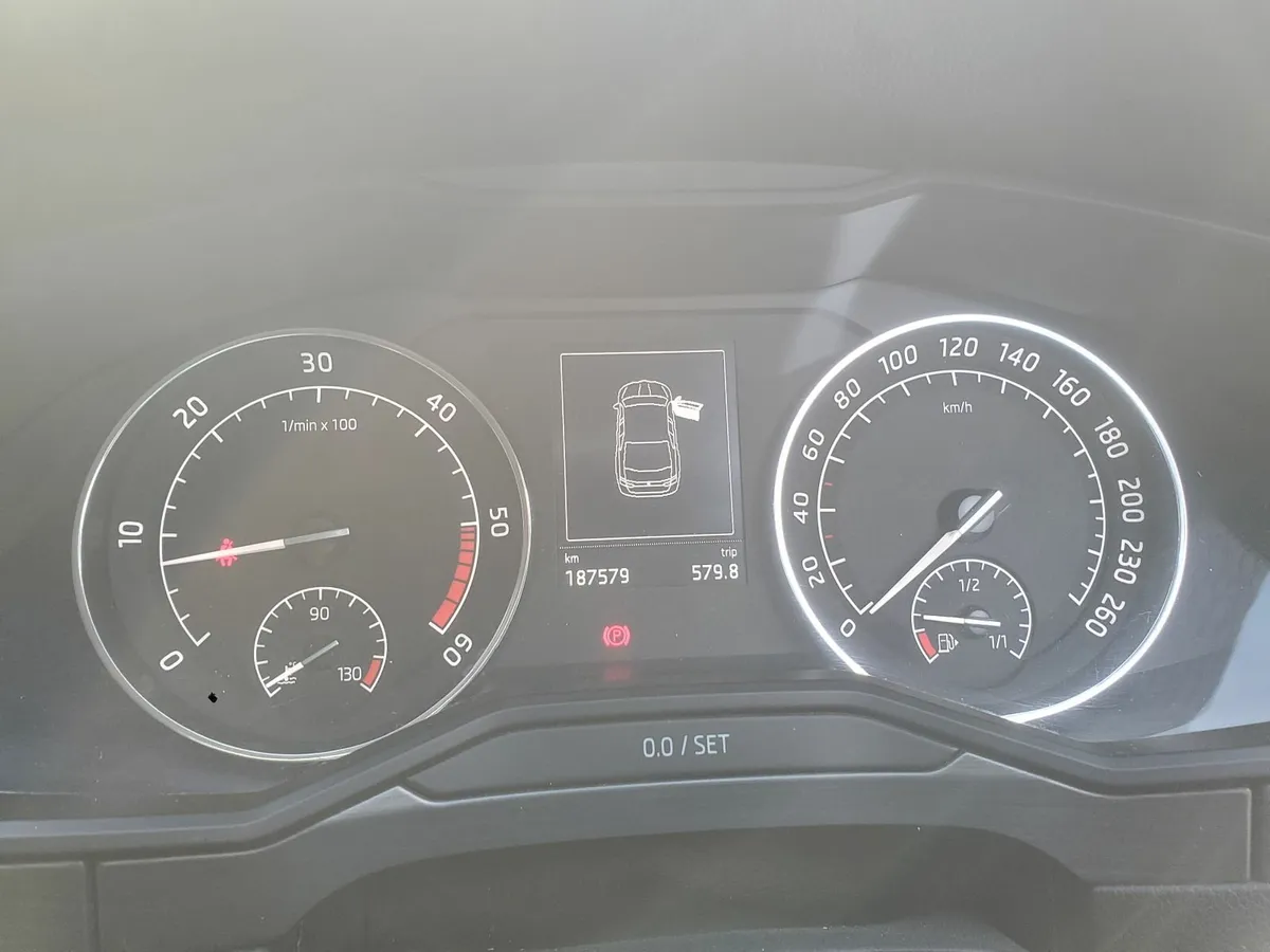 16 Skoda Superb 2.0 Tdi New Nct - Image 2