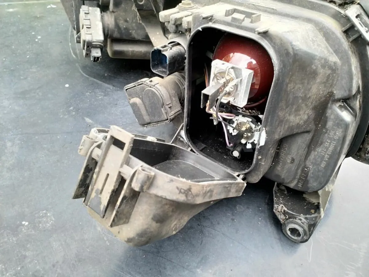 Ford Scorpio Cosworth head Lights - Image 3