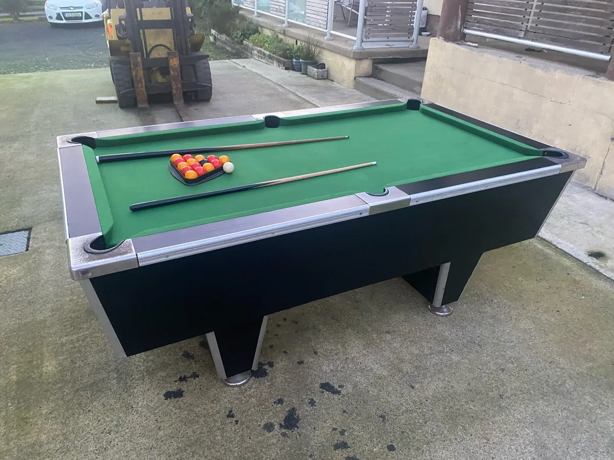 Pool table - Image 2