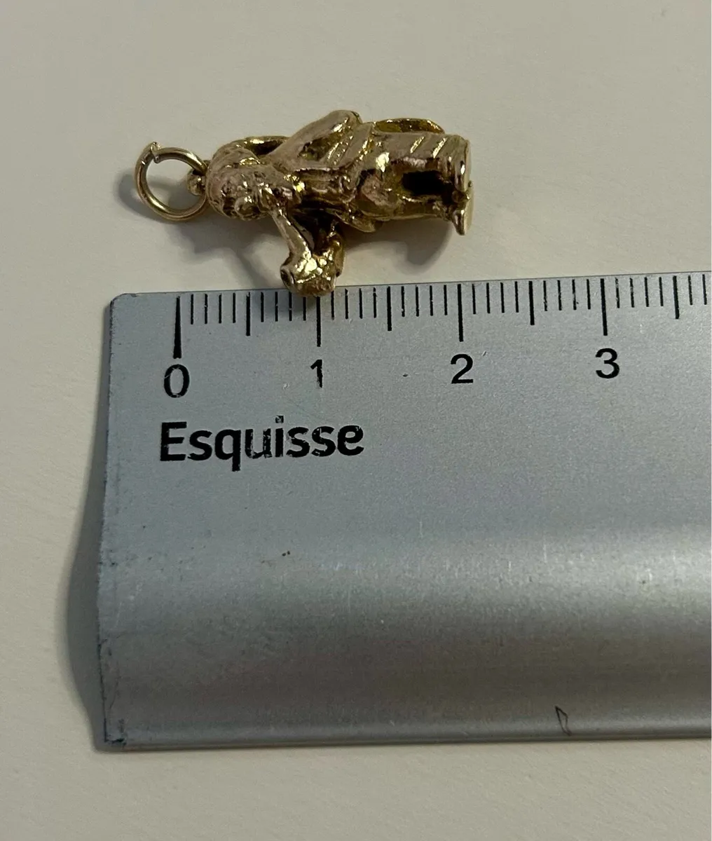 Vintage 9ct solid gold leprechaun charm - Image 2