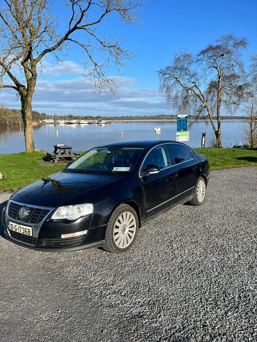 2010 Volkswagen Passat - Image 1
