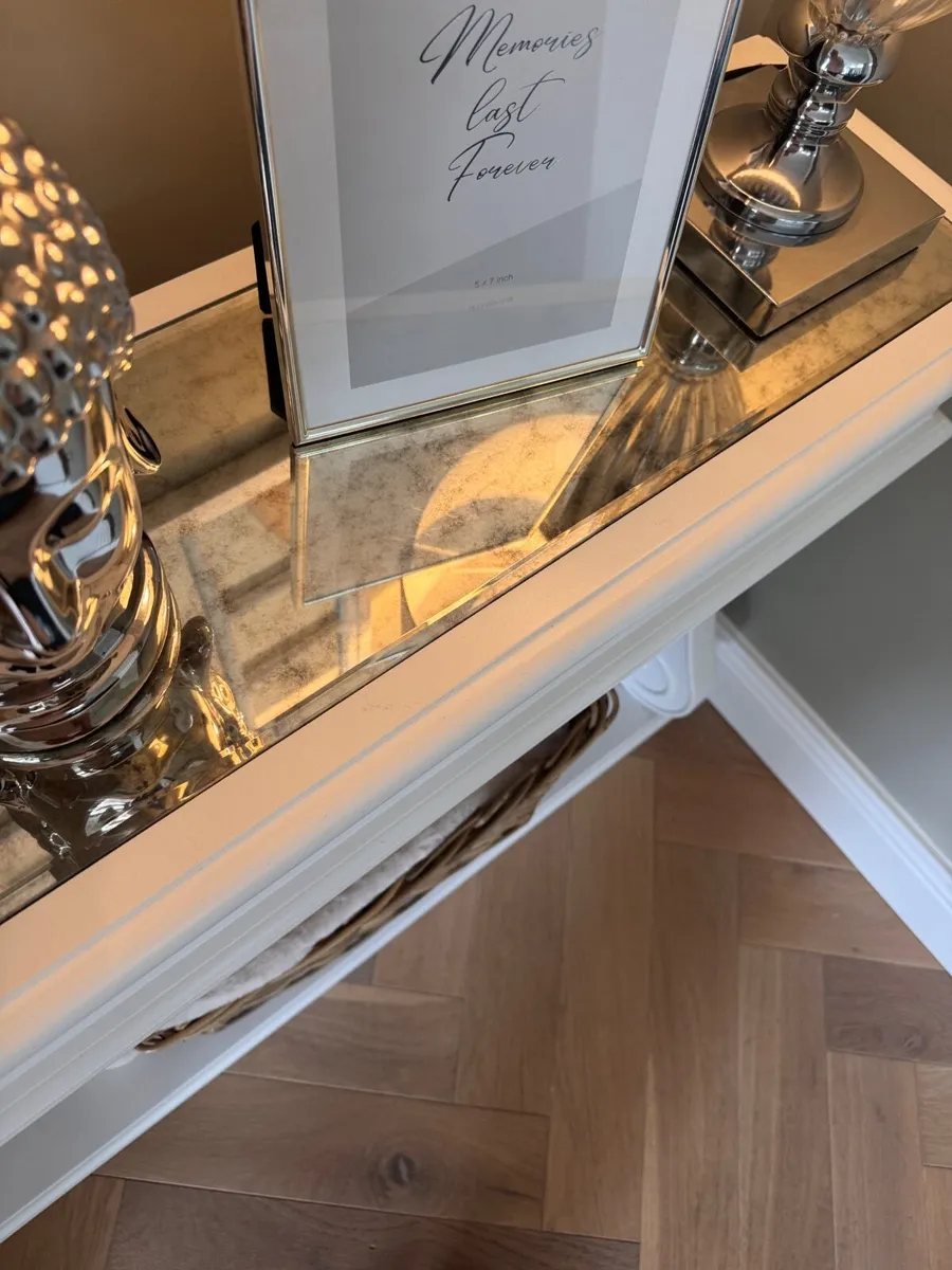 Console table - Image 2