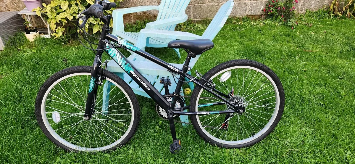 Childrens bike - Image 1