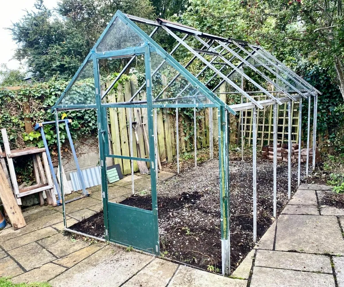 Green house - Image 1