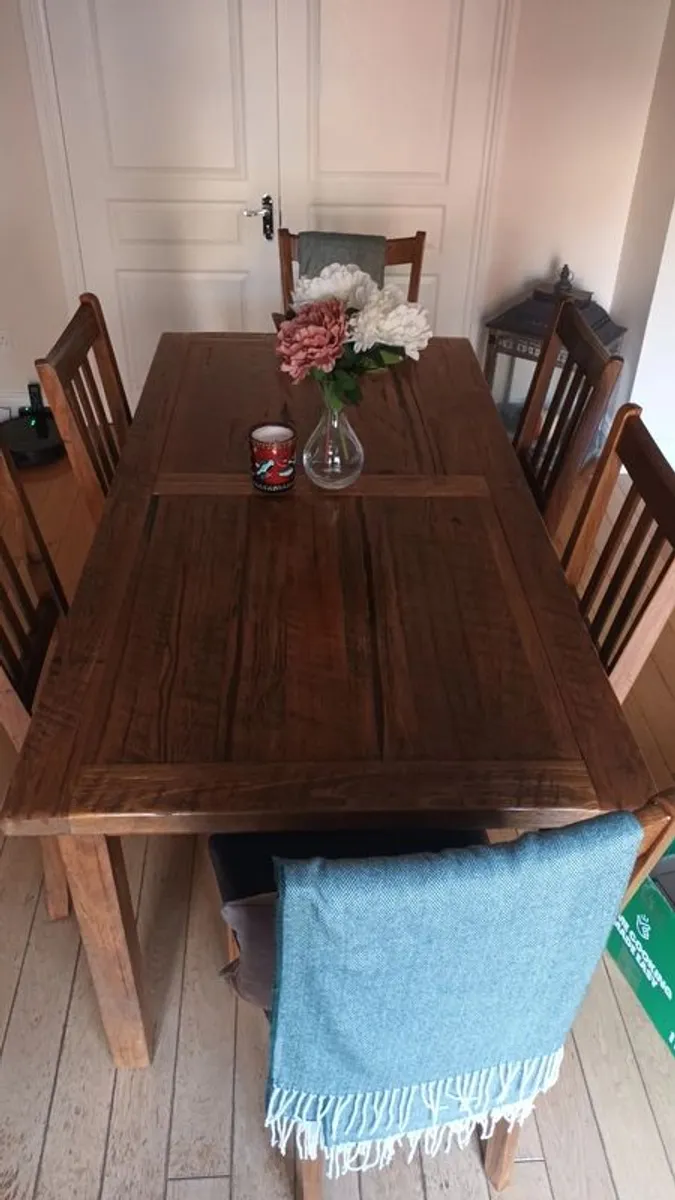 Dining room table and 6 chairs - Image 3