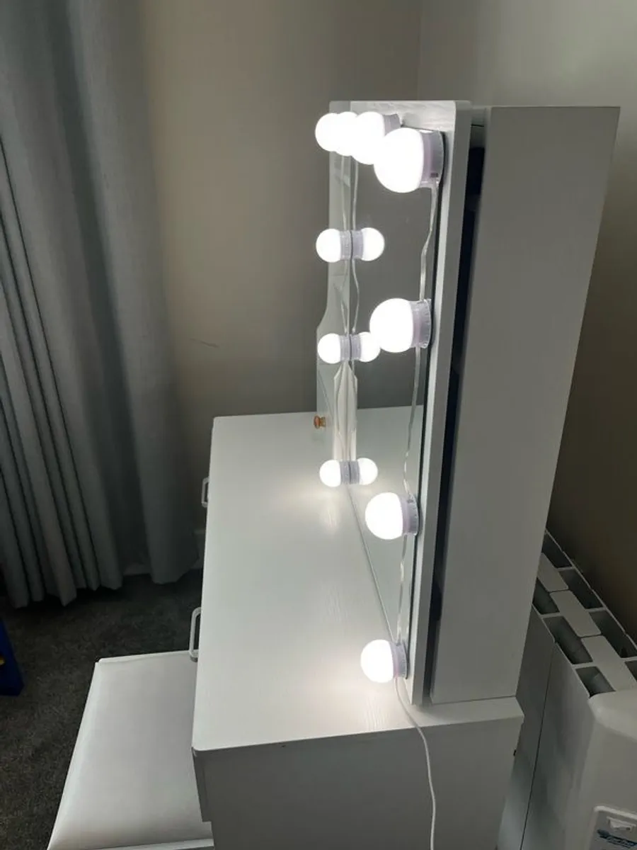 Dressing Table With Stool & LED Lights - Image 3