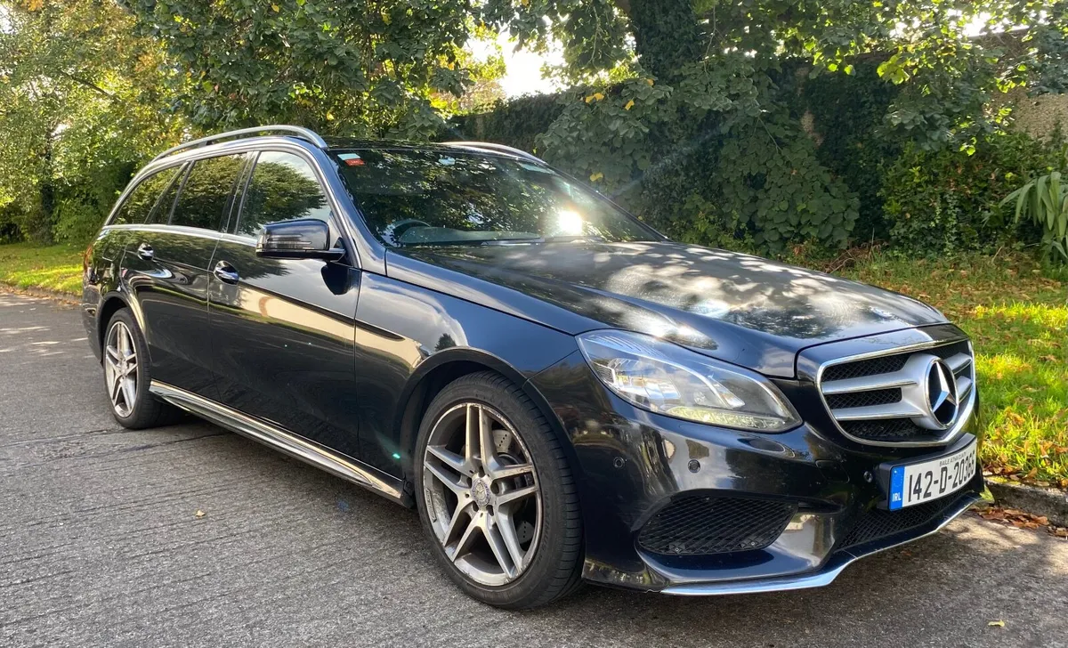 Mercedes-Benz E-Class Estate E300 - Image 2