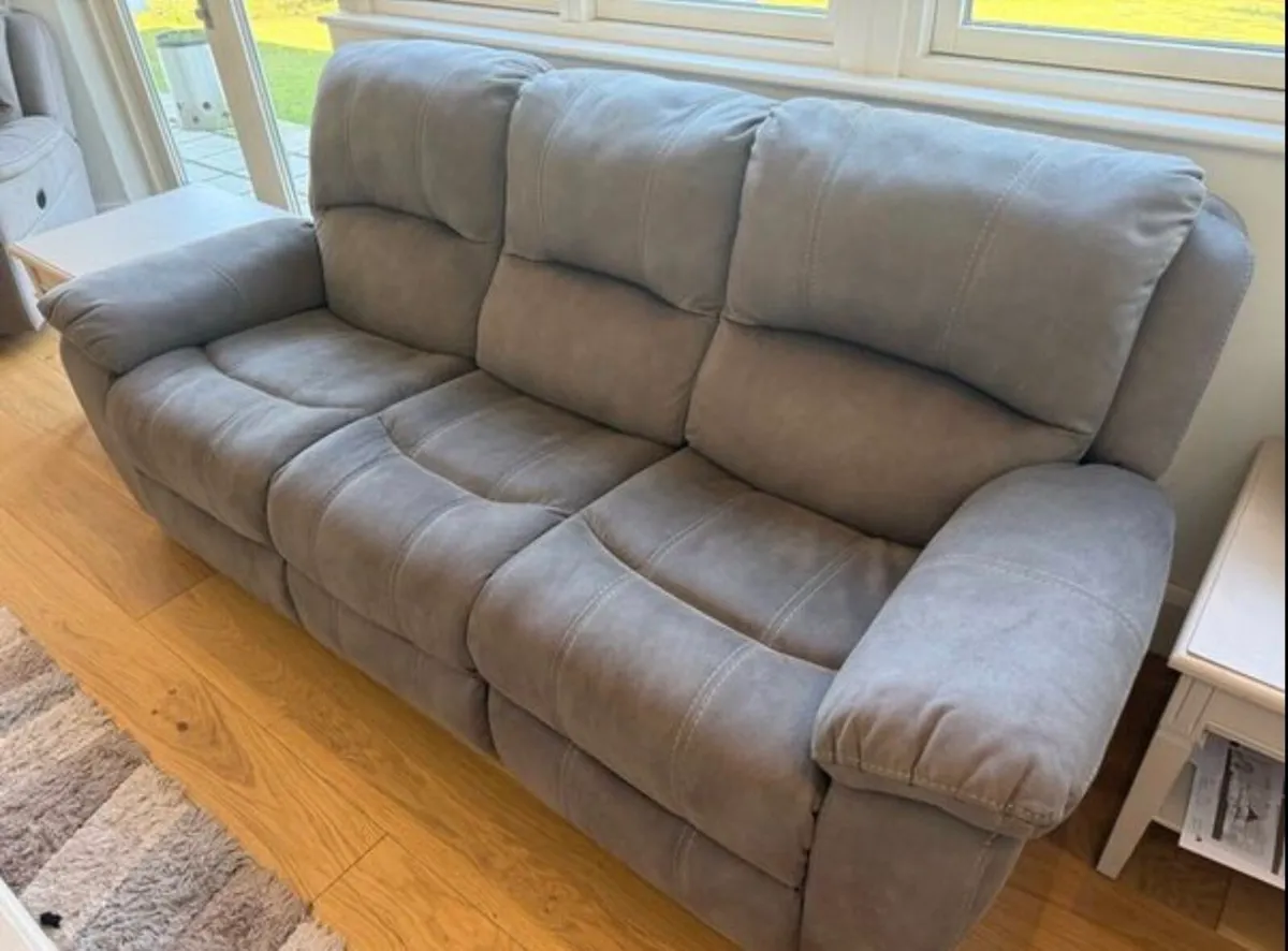 Electric Recliner Sofas in Excellent Condition - Image 3
