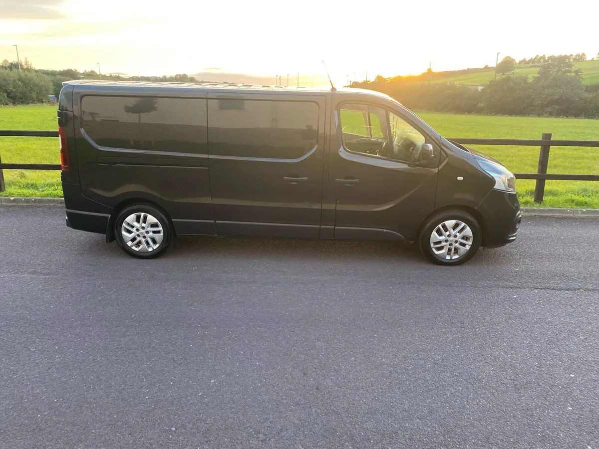Renault traffic lwb sport - Image 2