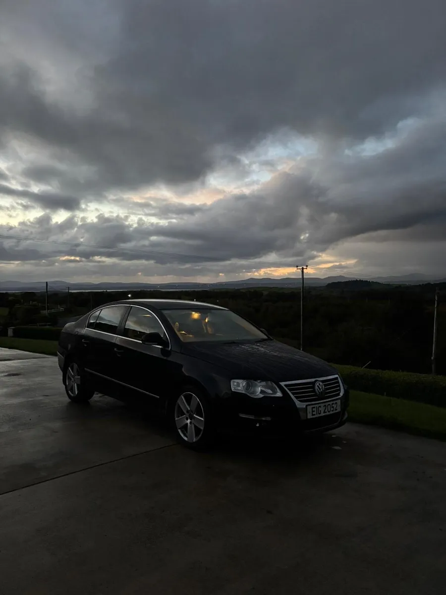 Volkswagen Passat - Image 1