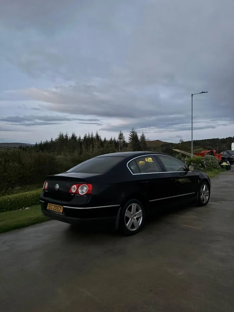 Volkswagen Passat - Image 2