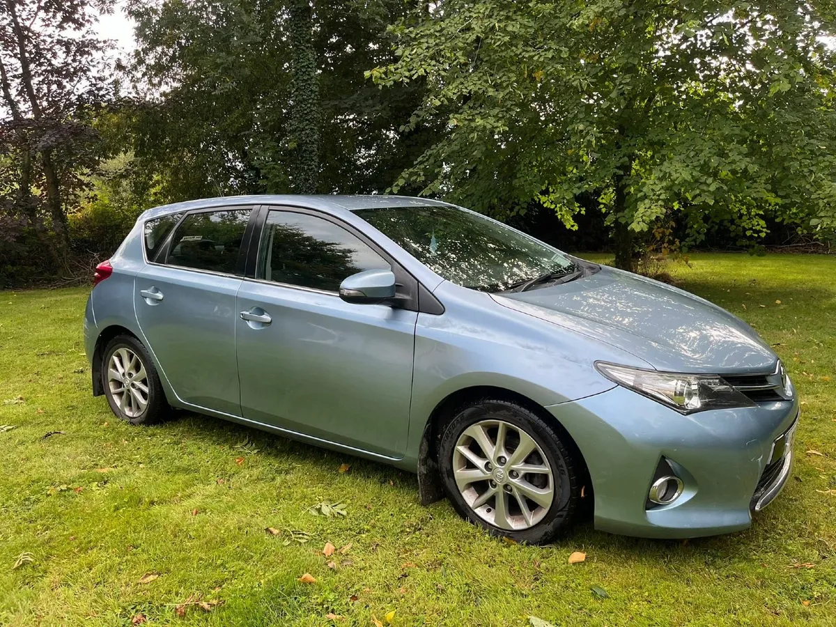 Toyota Auris 2015 - Image 1