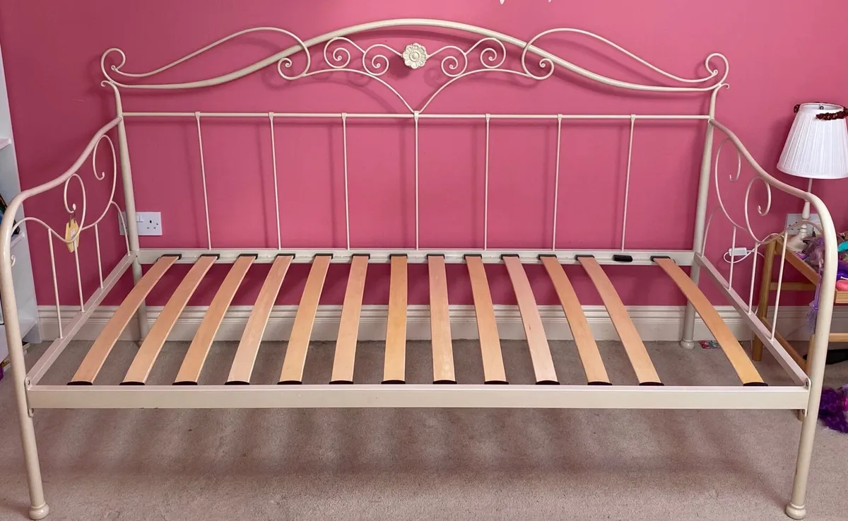 Laura Ashley Day Bed