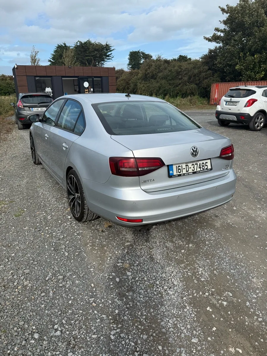 161 Volwakswaggen Jetta Bluemotion TDI 2.0 Diesel - Image 1