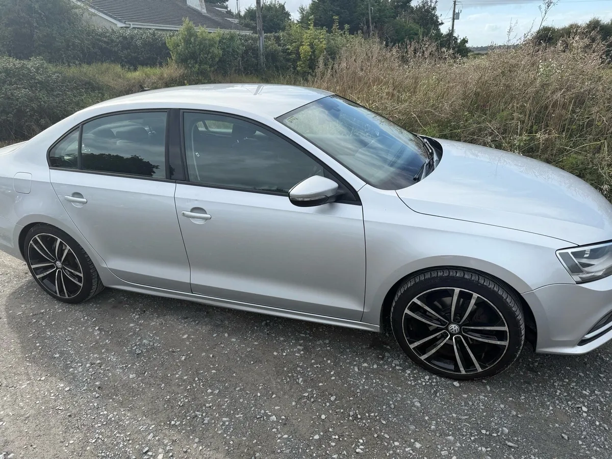 161 Volwakswaggen Jetta Bluemotion TDI 2.0 Diesel - Image 2