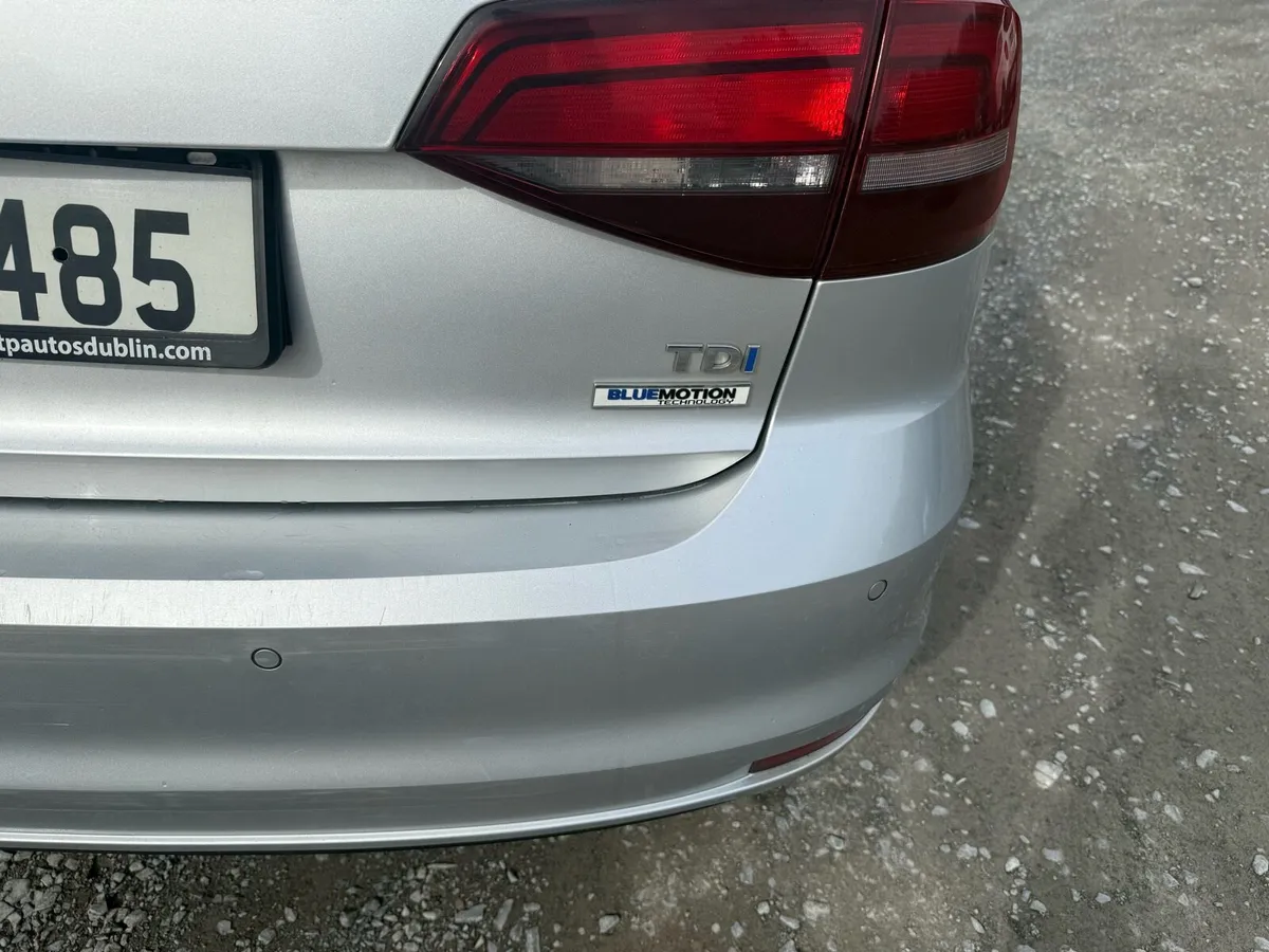 161 Volwakswaggen Jetta Bluemotion TDI 2.0 Diesel - Image 4