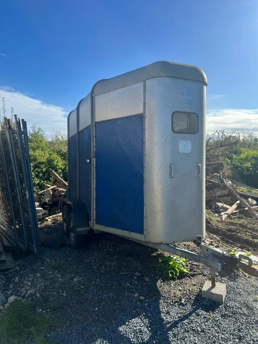 West wood horsebox - Image 1