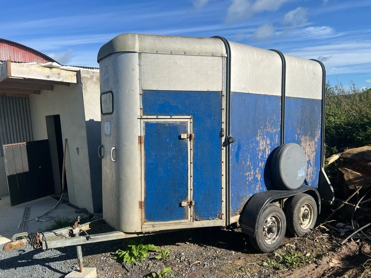 West wood horsebox - Image 2