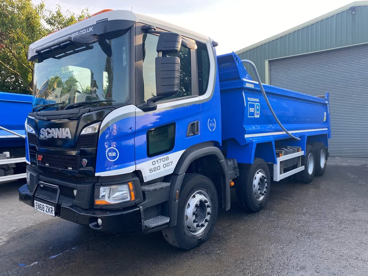 Scania XT 8x4 tipper - Image 1