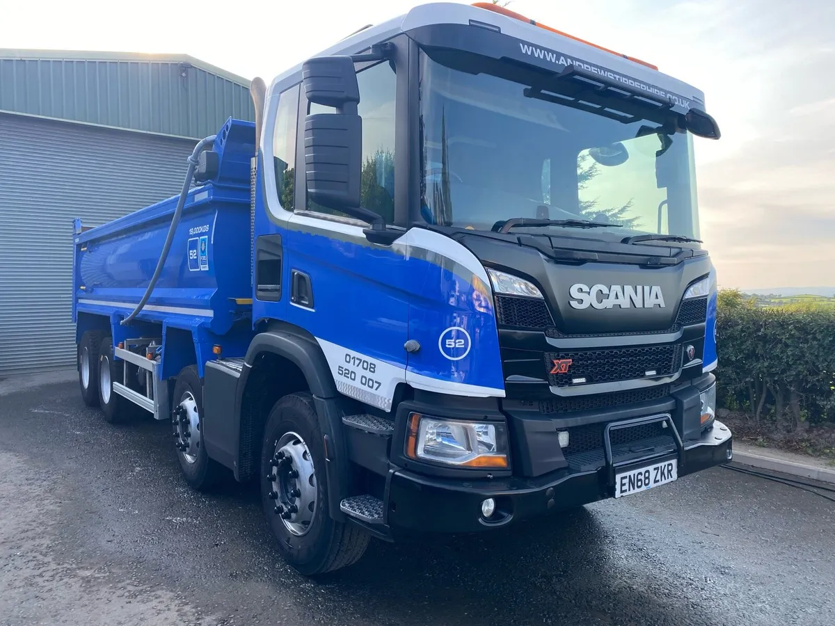 Scania XT 8x4 tipper - Image 2