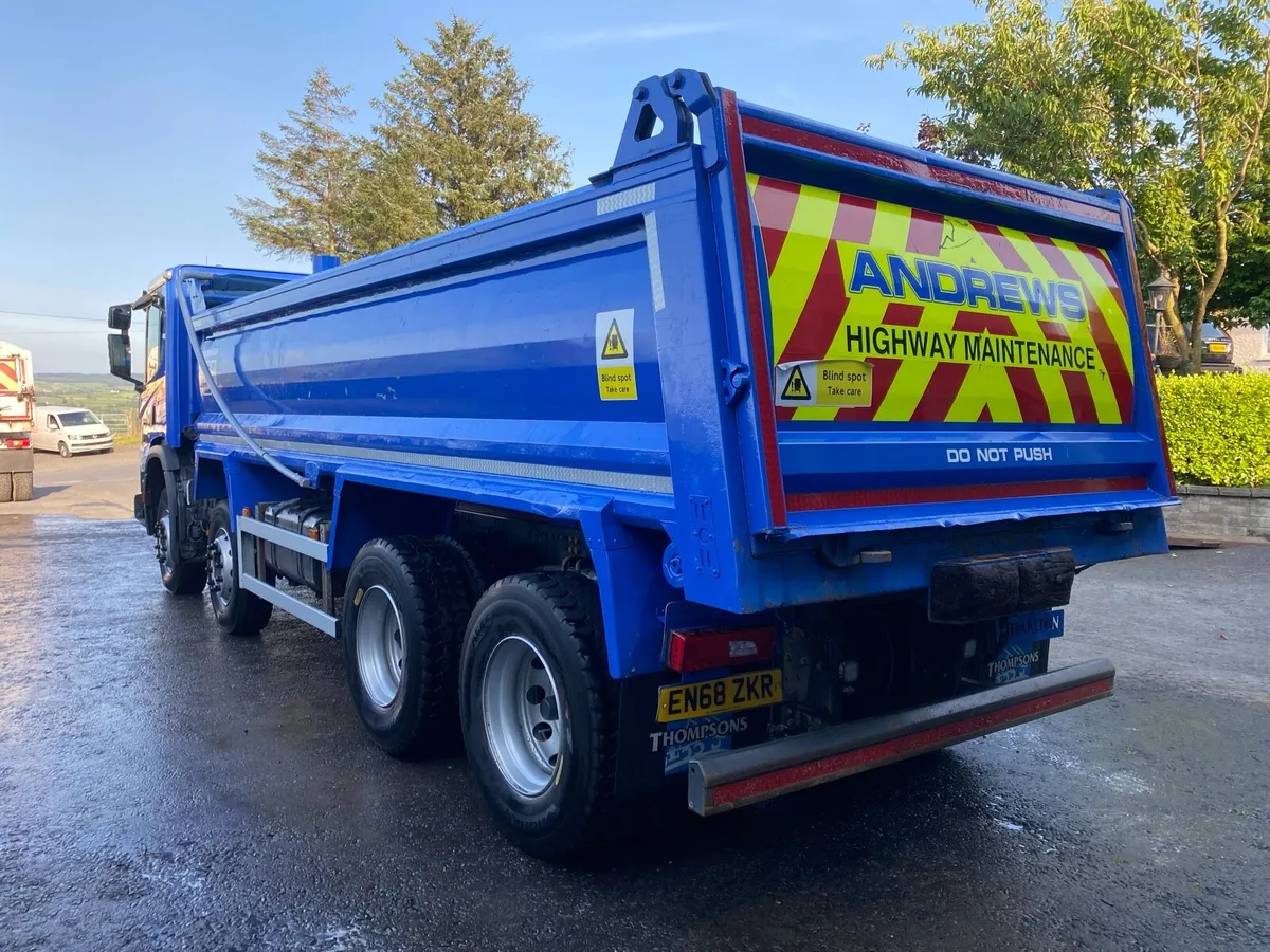 Scania XT 8x4 tipper - Image 3