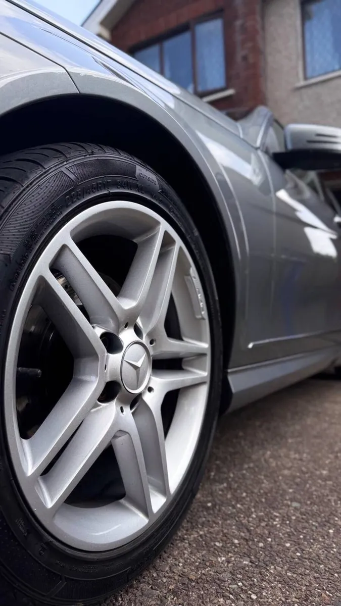 MERCEDES BENZ C220 CDI BE AMG SPORT 4DR AUTO - Image 4