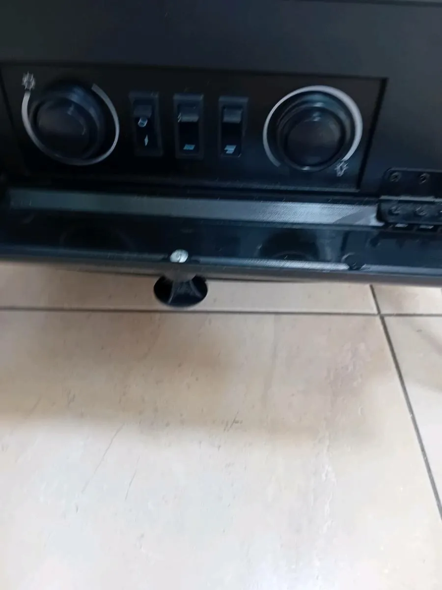 SMALL ELECTRIC STOVE / HEATER NEW - Image 3