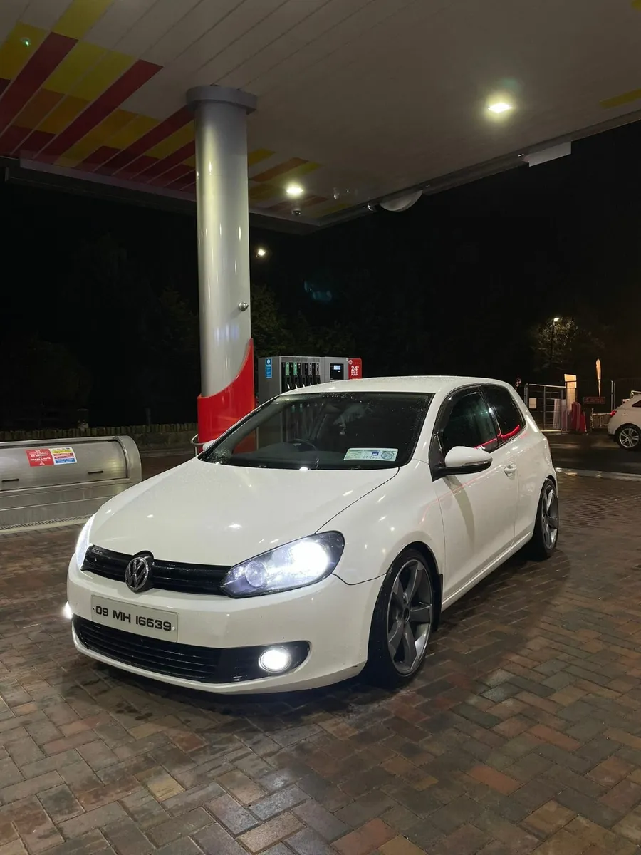 Volkswagen Golf 2009 - Image 1