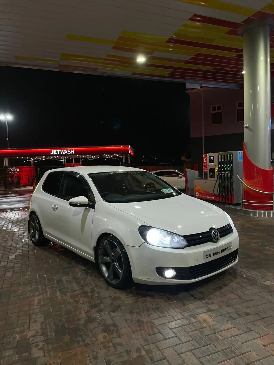 Volkswagen Golf 2009 - Image 2