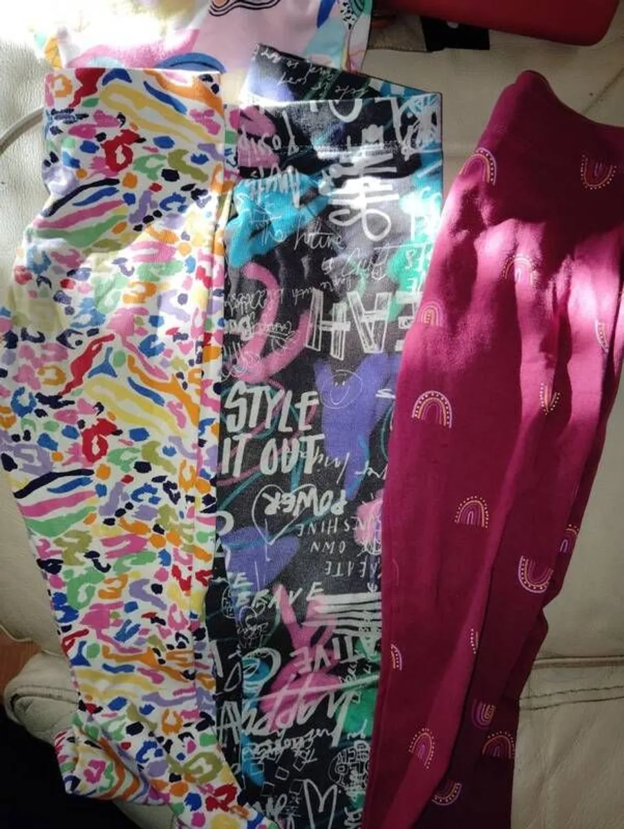 Girls 3 to 4 next leggings and tops - Image 2