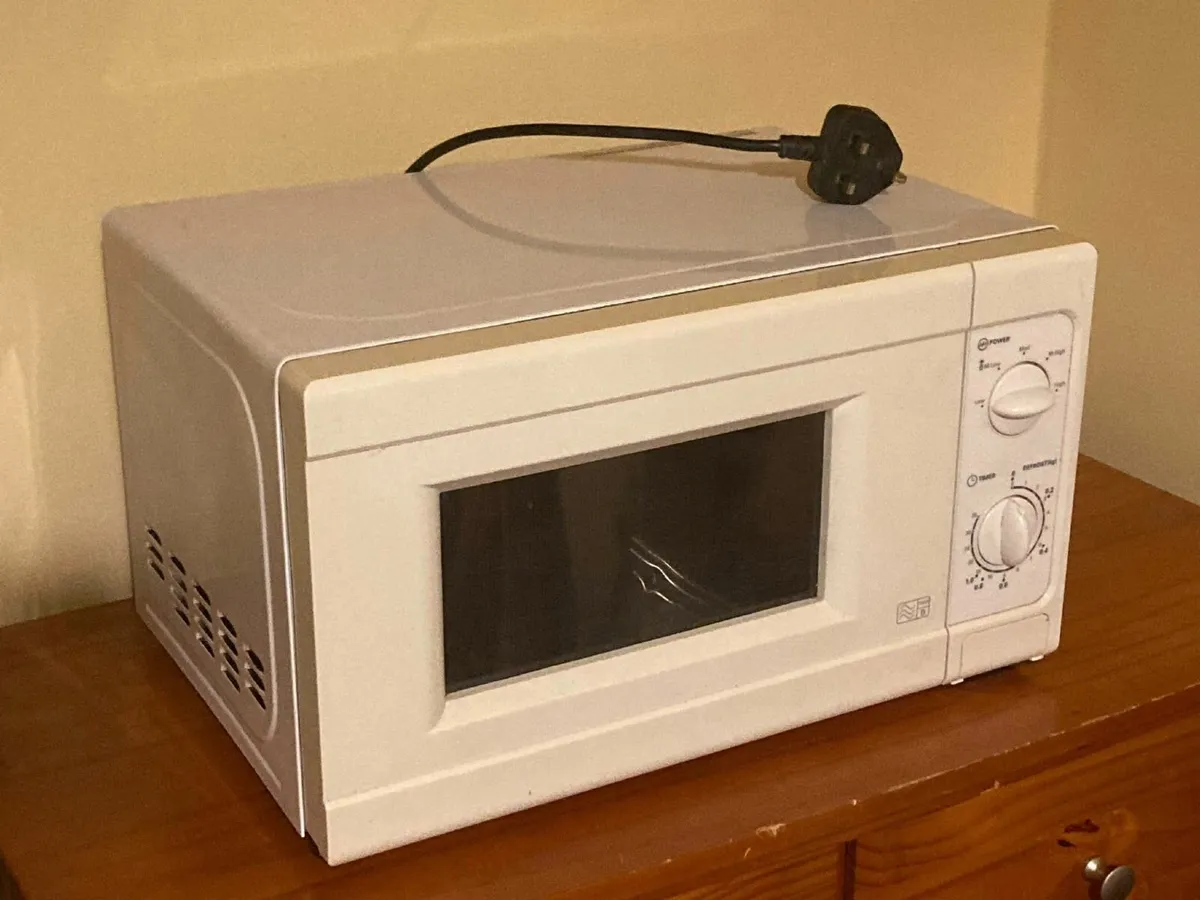 Argos Microwave 700W  - Affordable Home Cooking - Image 1