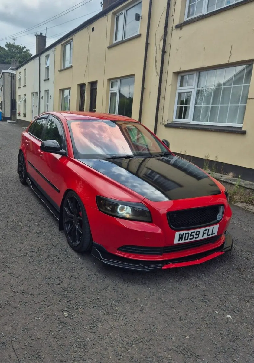 Volvo S40 2010 - Image 1