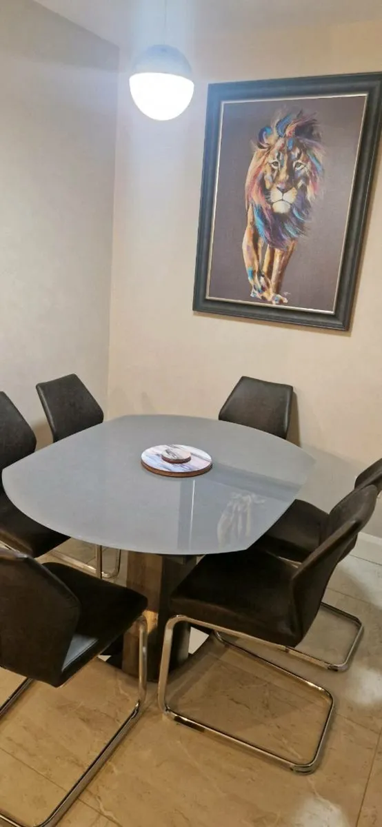 Dining Table + 6 chairs. - Image 3
