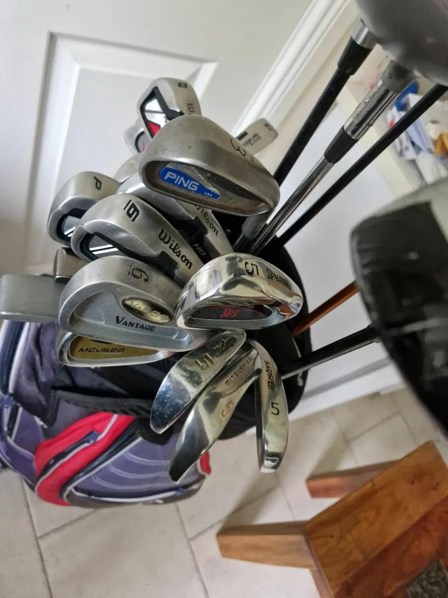 Spalding Golf Bag numerous zipped pockets & Clubs - Image 2