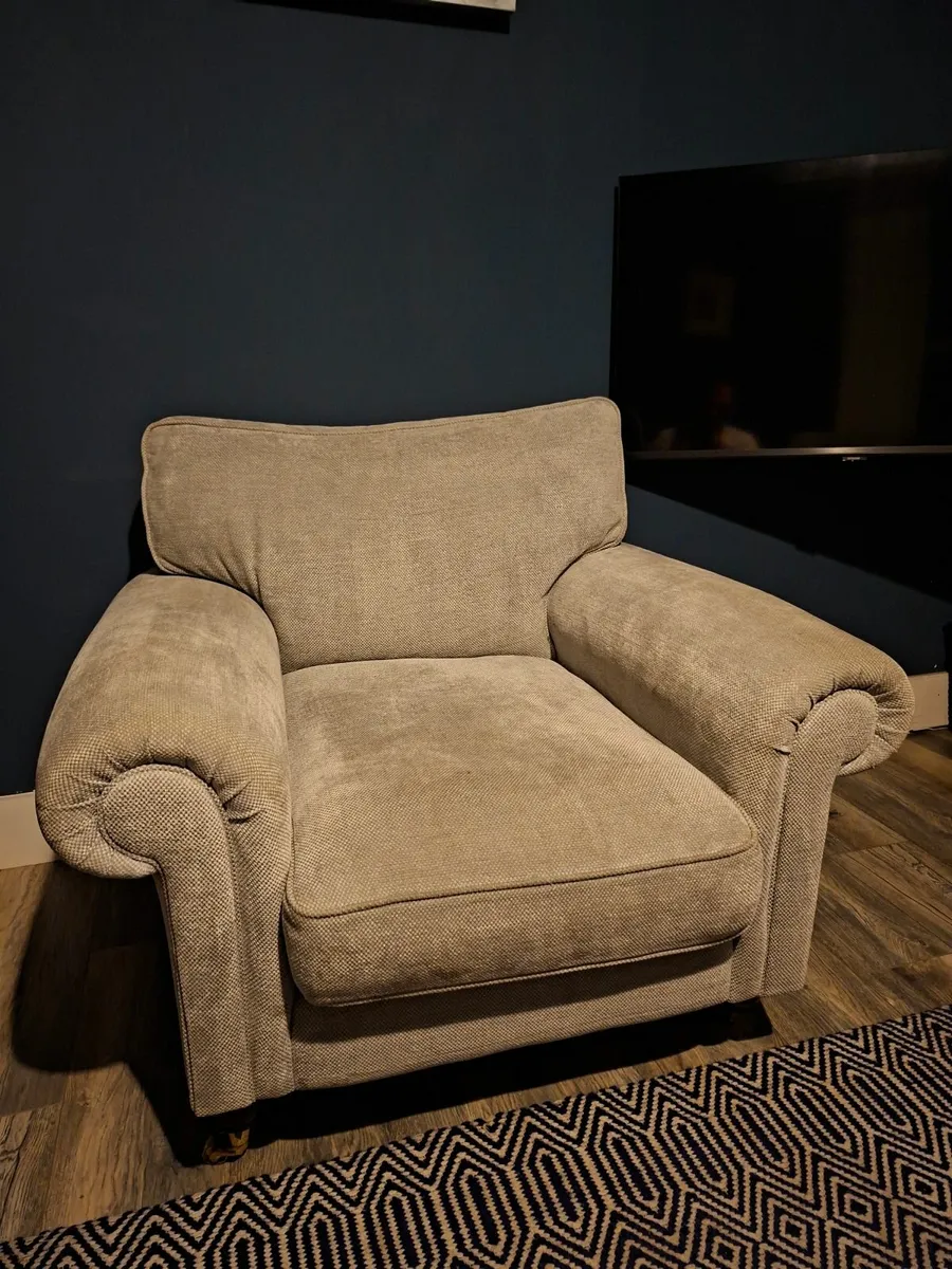 Laura Ashley Living Room Furniture - Image 3