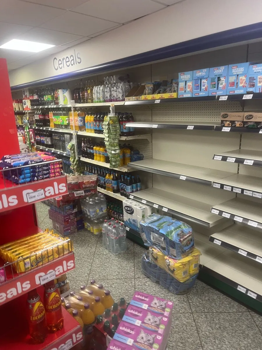 Shop shelves / shelving - Image 3
