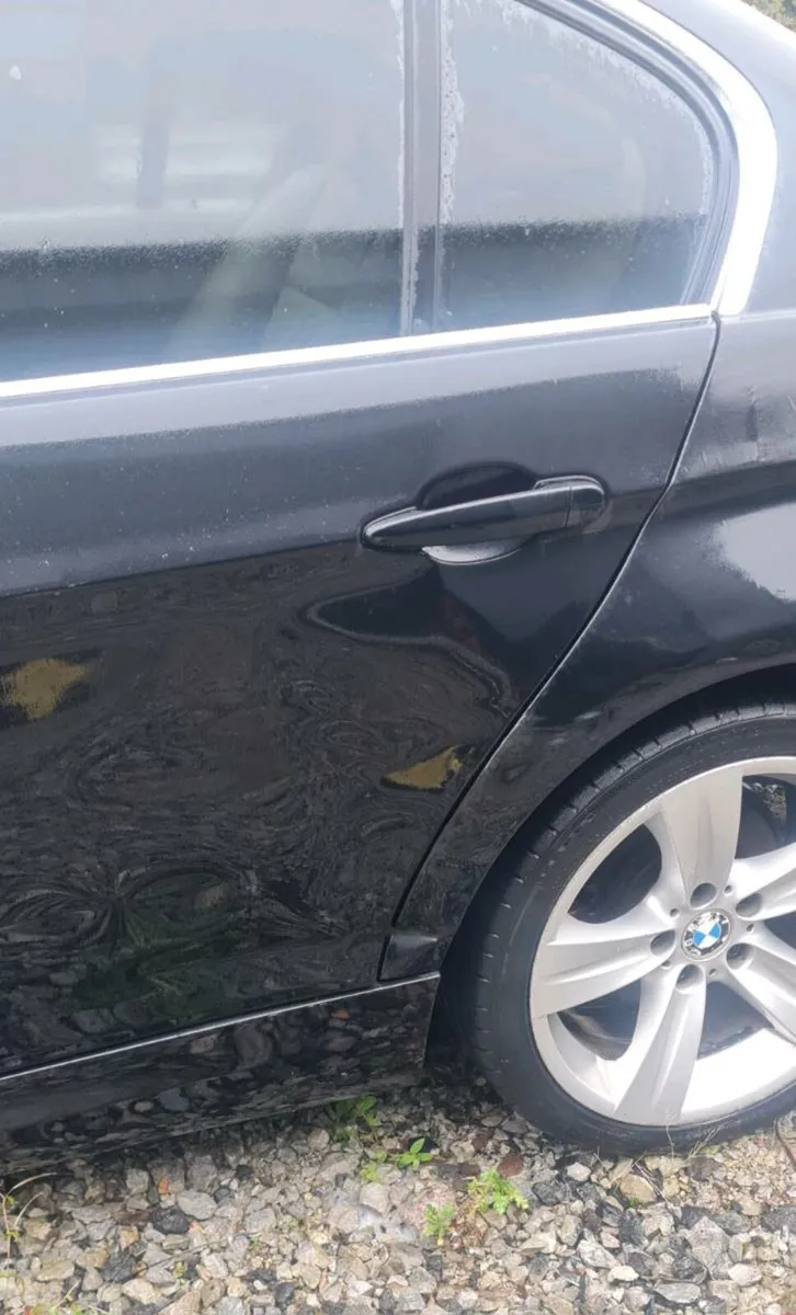 Bmw 318d e90 se 2010 - Image 4