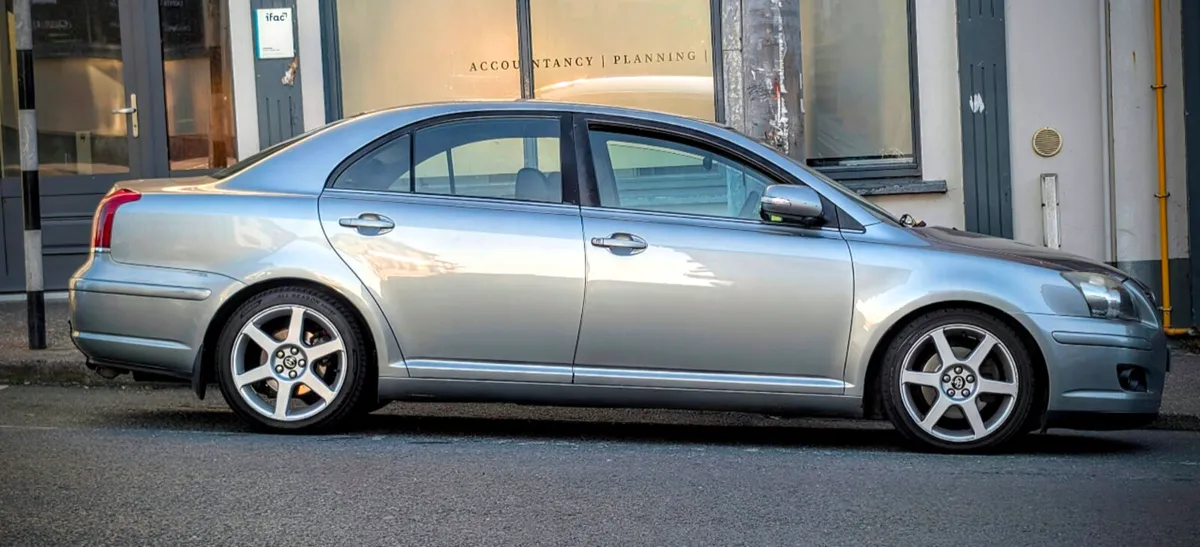Toyota Avensis t25 - Image 1