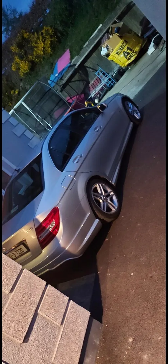 Car - Image 2
