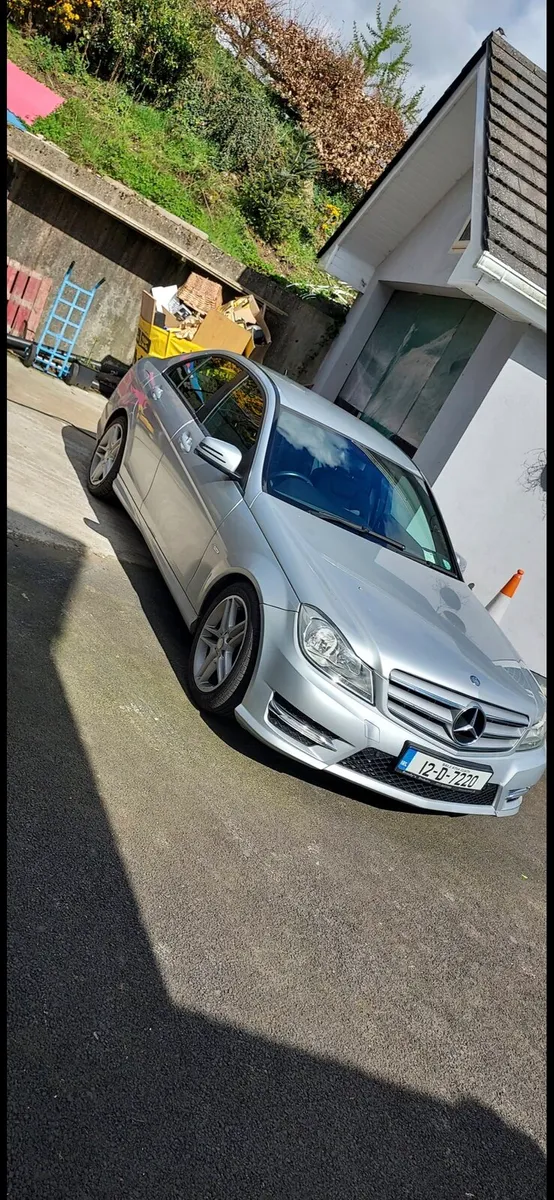 Car - Image 3