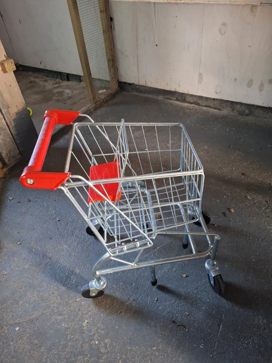 Mellisa & Doug Trolley - Image 1