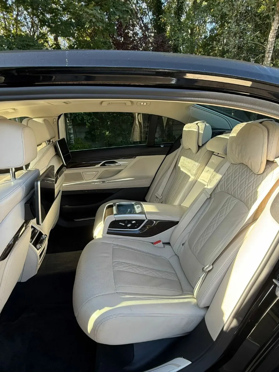 BMW 7-Series 2019 - Top Spec Model - Image 3