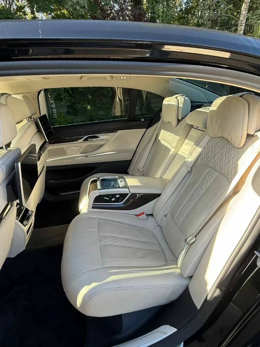 BMW 7-Series 2019 - Top Spec Model - Image 4