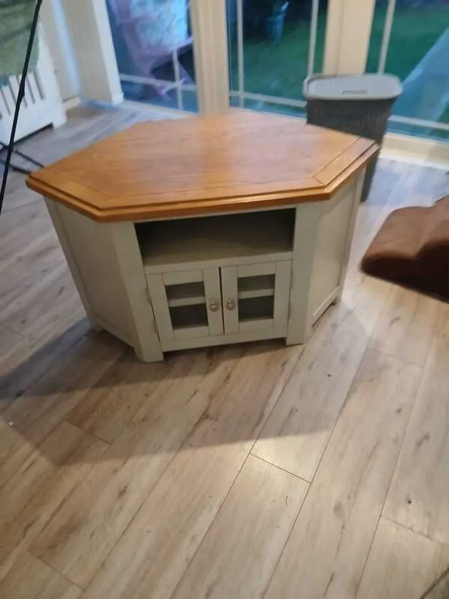 TV Cabinet - Image 1