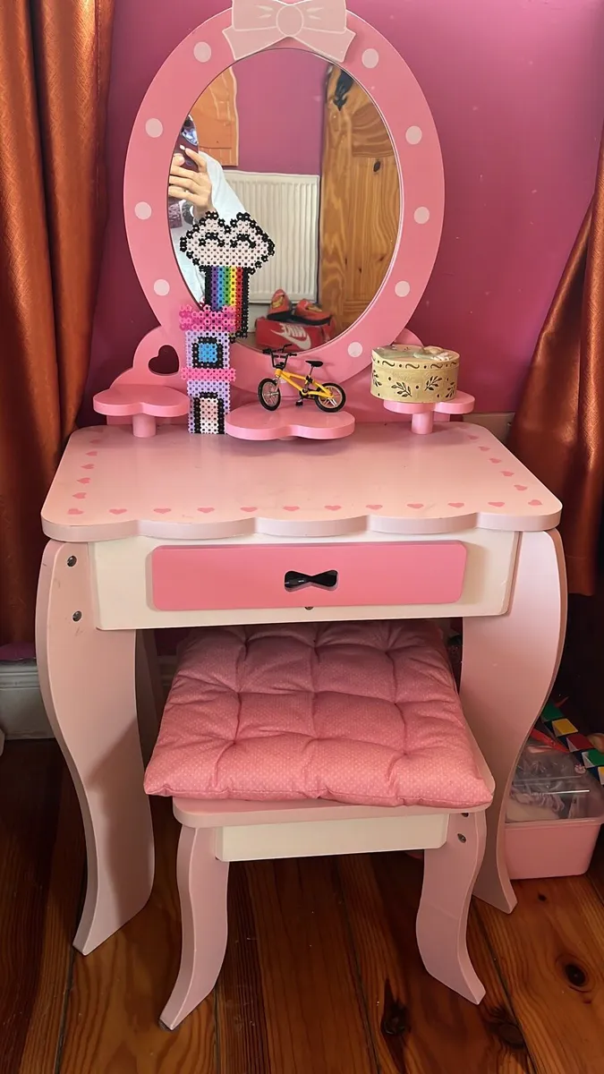 Kids Vanity Table - As New - Image 1