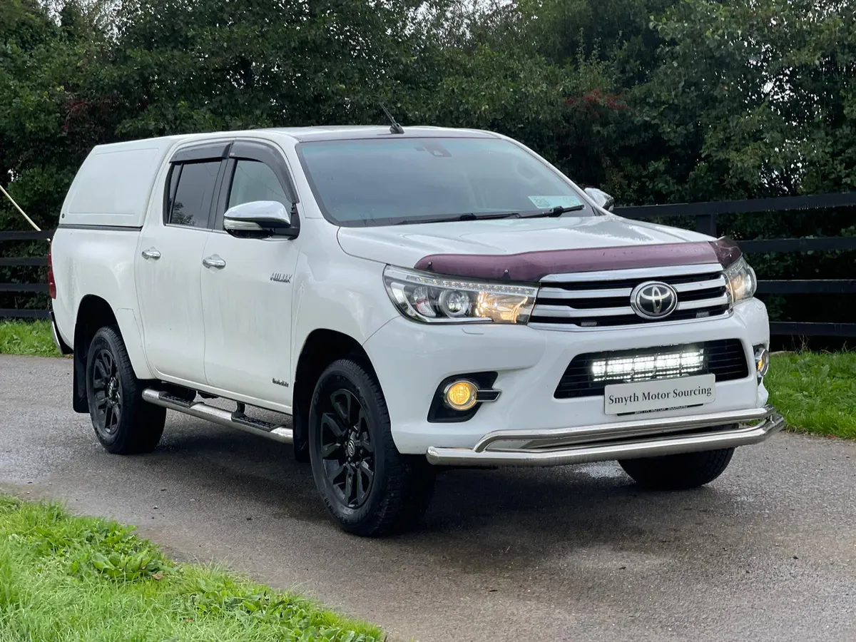 162 Toyota Hilux Invincible Spotless***** - Image 3