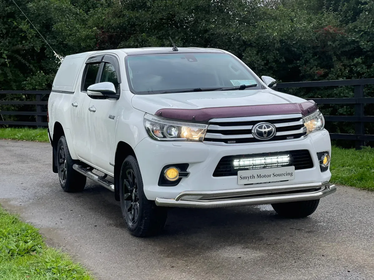 162 Toyota Hilux Invincible Spotless***** - Image 4